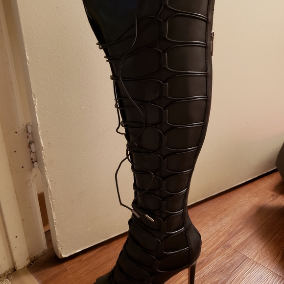 Vince camuto silky leather peep toe boots - Picture 4 of 5